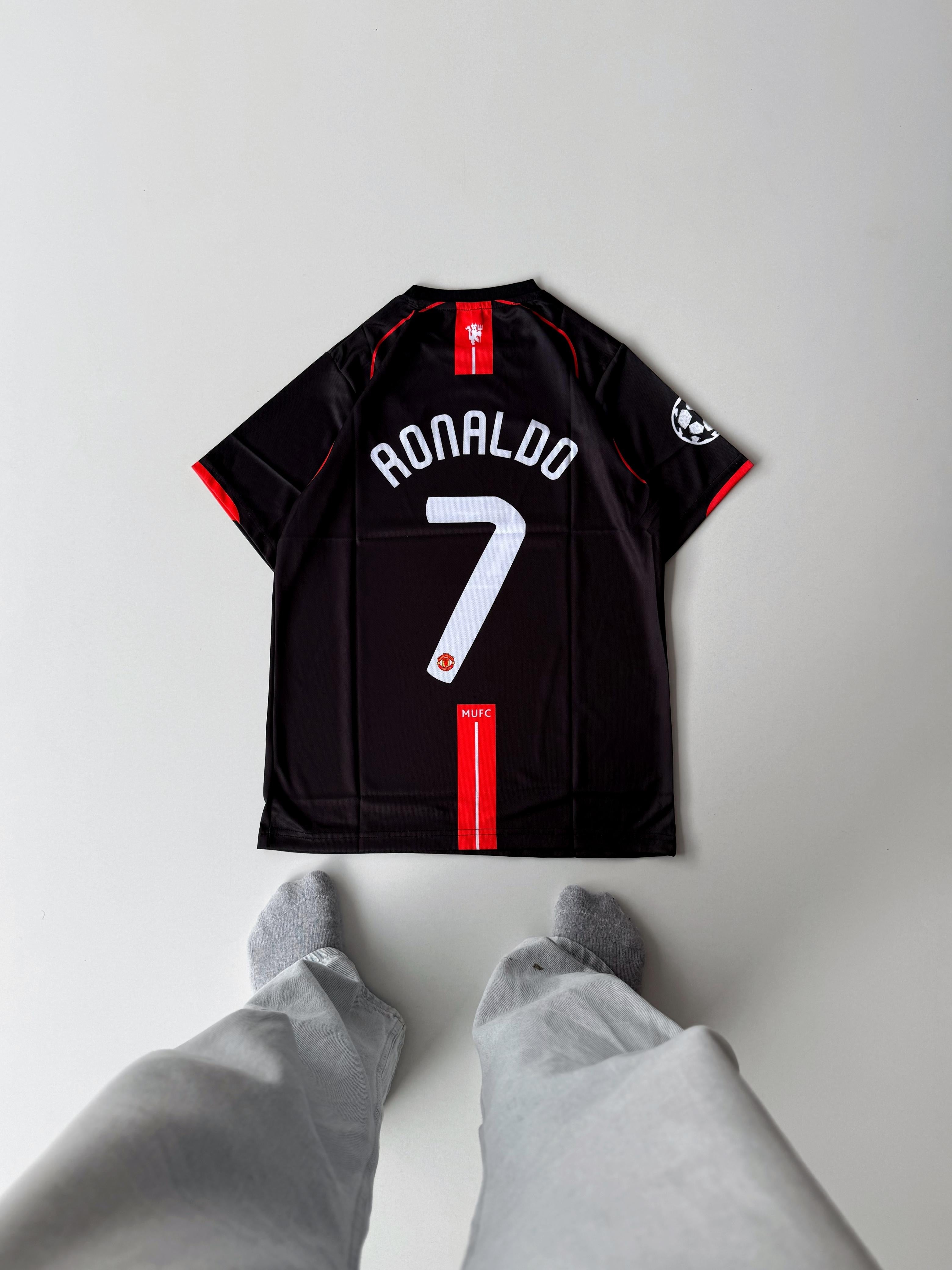 Ronaldo Manchester United half sleeves retro