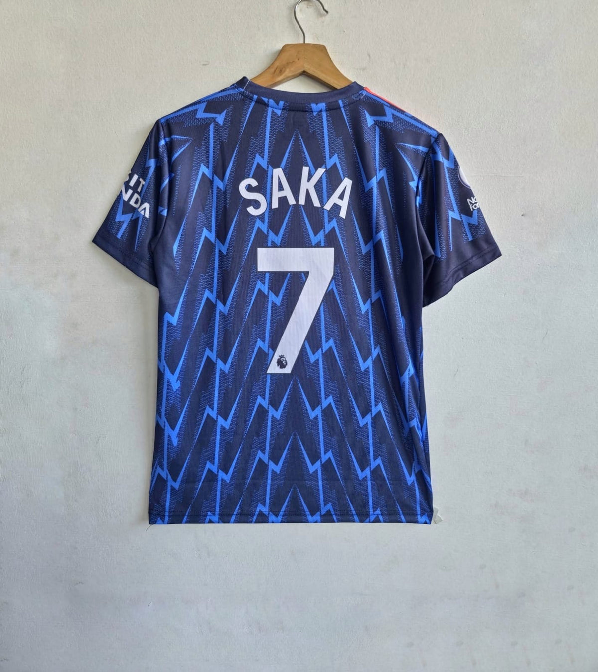 Saka Arsenal away 25-26 half sleeves kit