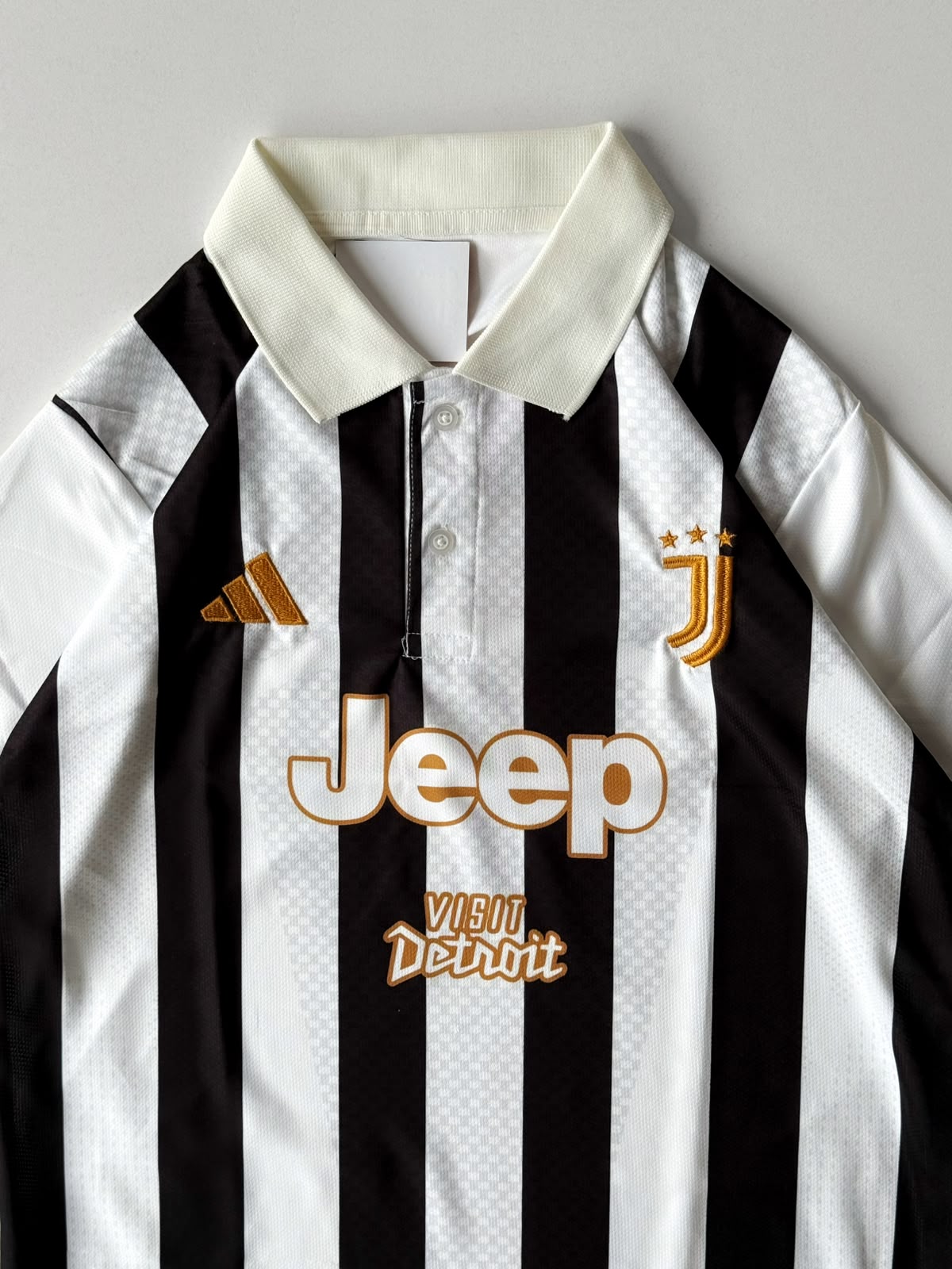 Zuventus FC #10 Keman Yeldez - Black and white half collar half sleeve